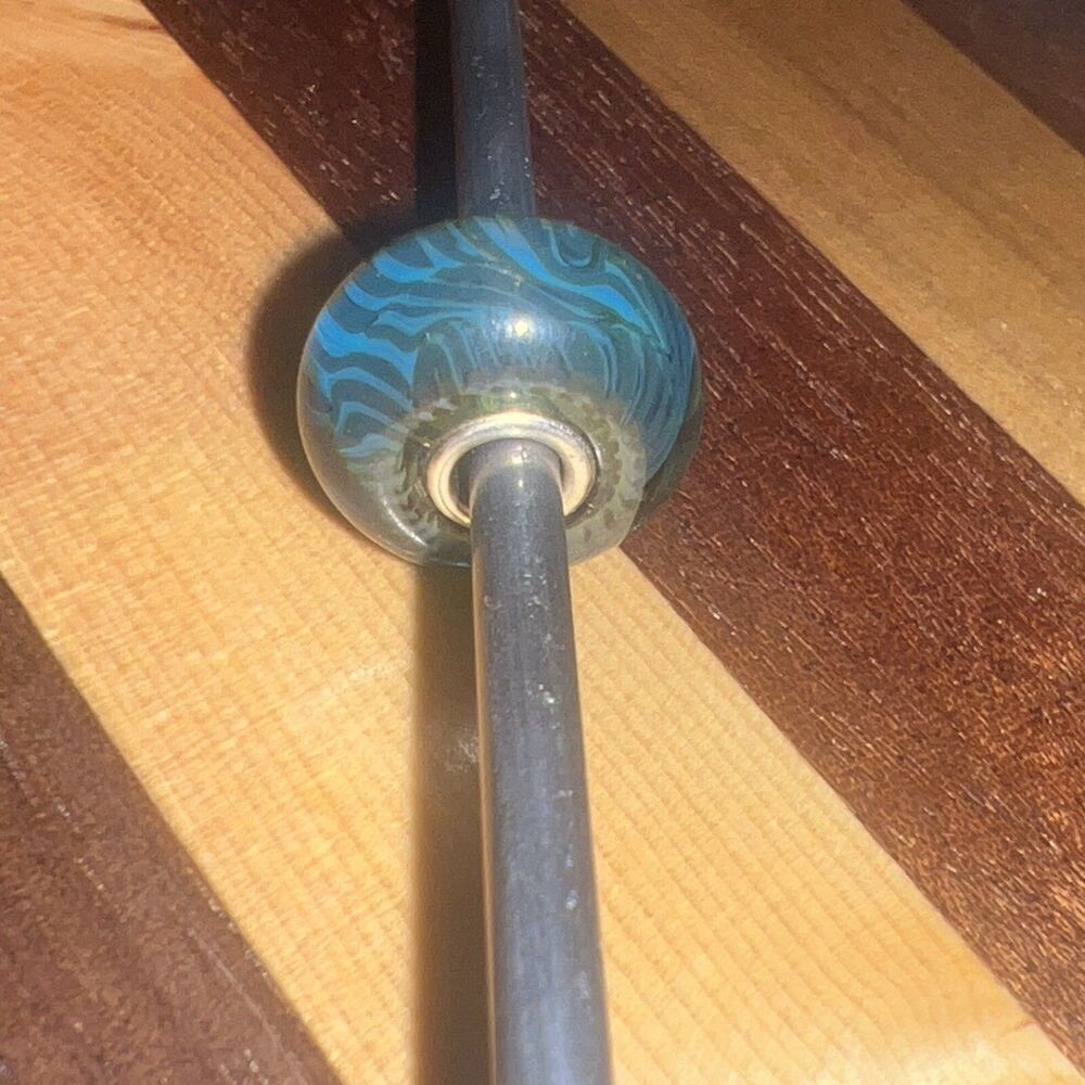 AUTHENTIC TROLLBEADS 61350 Blue-Green Feather Glass - Picture 3 of 4